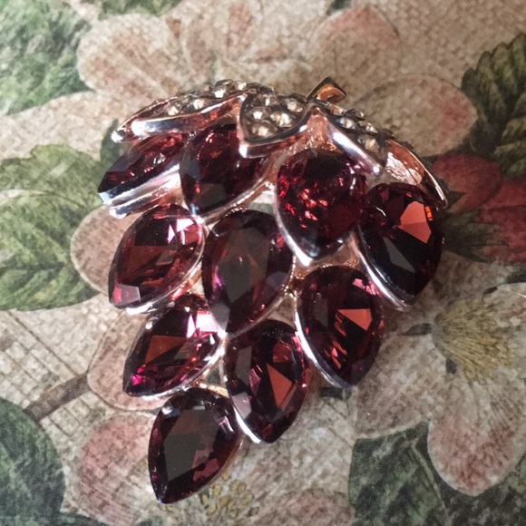 Grapes Teardrop Crystal Brooch - Picture 3 of 16